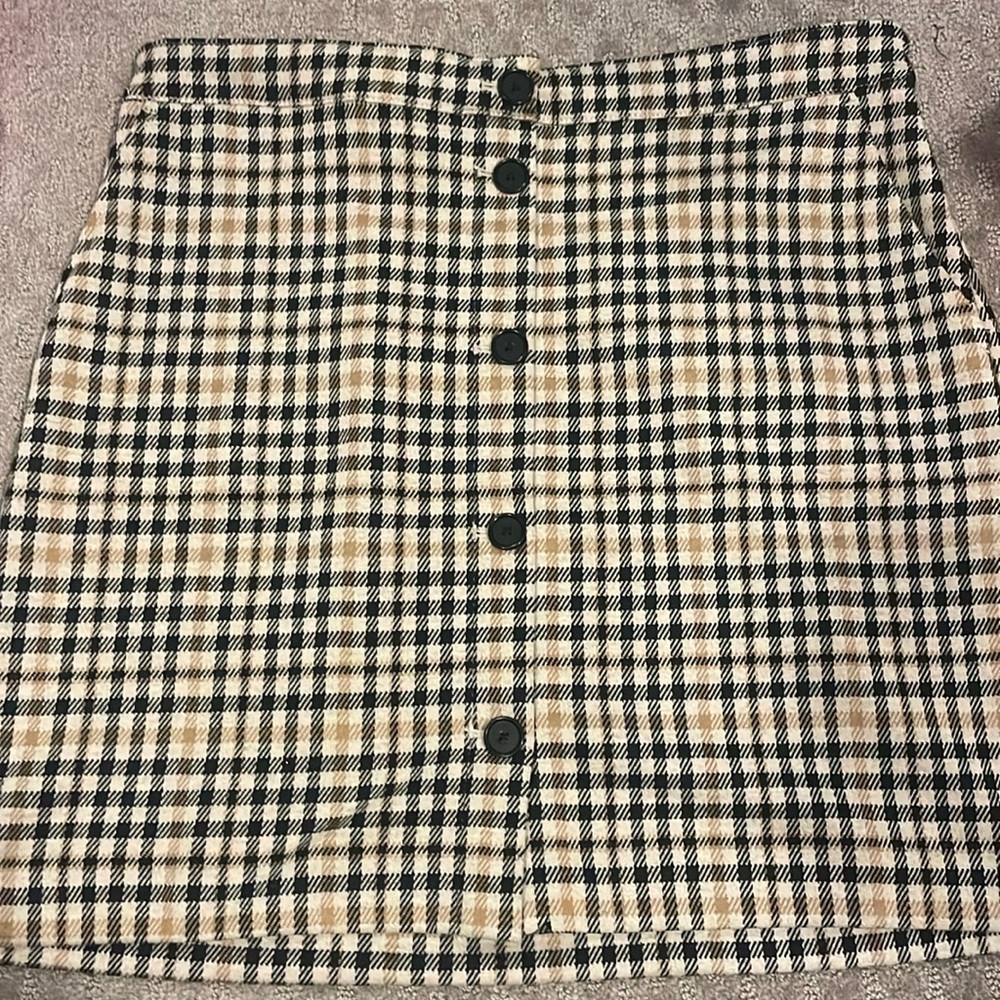 Stunning plaid skirt